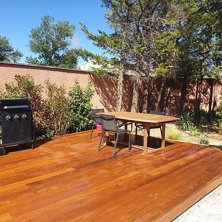 Location Independante Au Coeur Des Alpilles Pour 2 Personnes Avec Jacuzzi Villa Aureille Luaran gambar